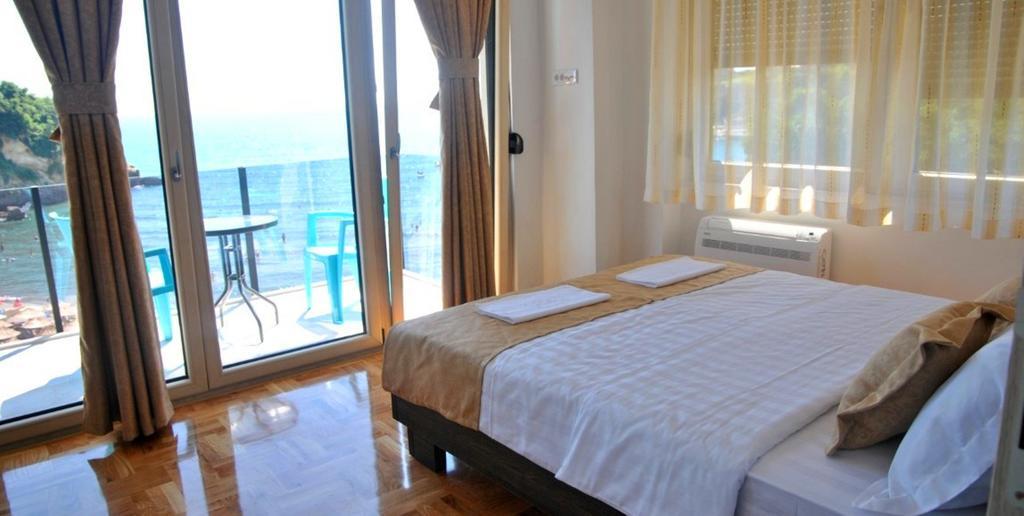 Hotel Cruiser Ulcinj Exteriér fotografie