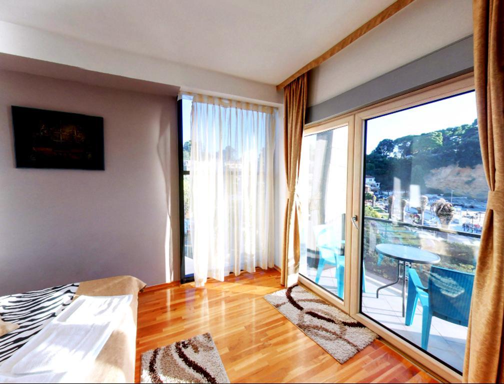 Hotel Cruiser Ulcinj Exteriér fotografie